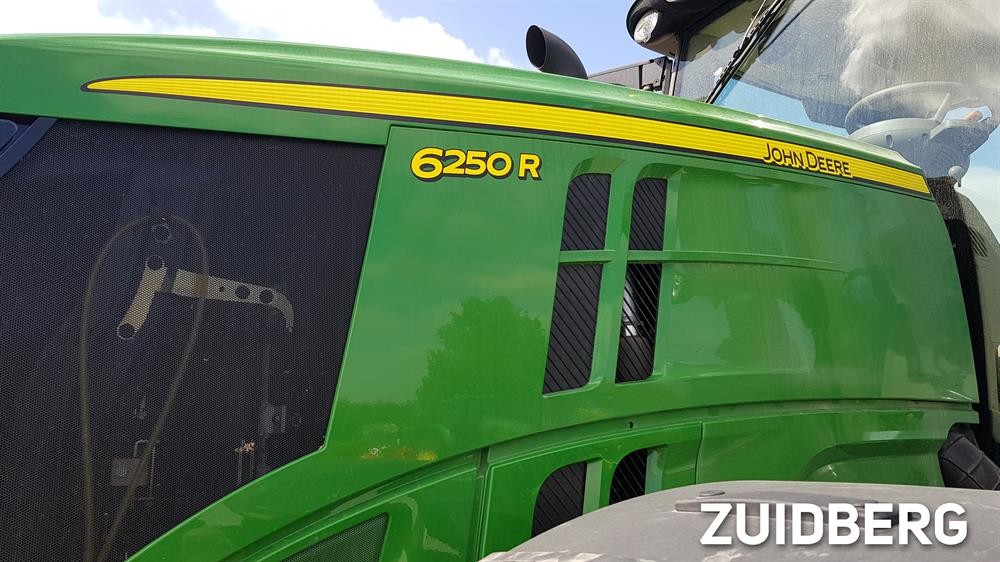 Zuidberg Front Hitch for John Deere 6R Series